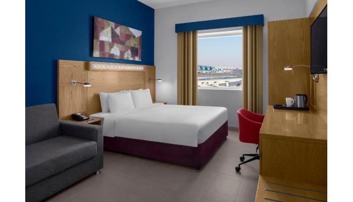Hotel Holiday Inn Express Airport poza 1