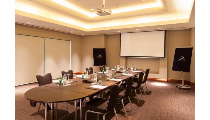 Ja Lake View Hotel, Dubai poza 10